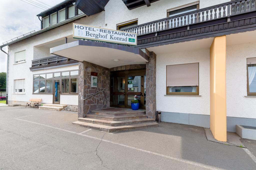 Hotel Restaurant Berghof Sohren Exterior foto